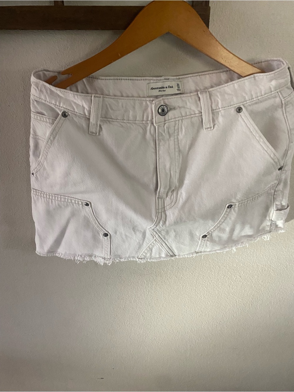 Abercrombie & Fitch white denim mini skirt size 10